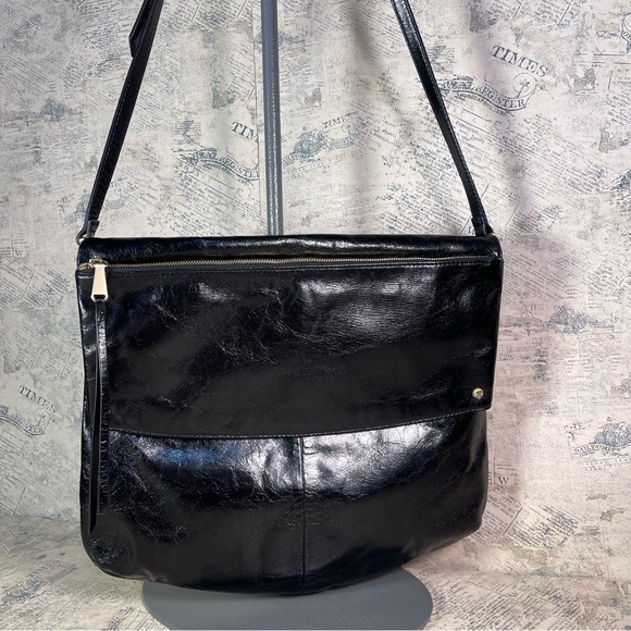 HOBO Handbags - HOBO Vintage Hide Black Leather Crossbody Shoulder Bag Soft Distressed Leather
